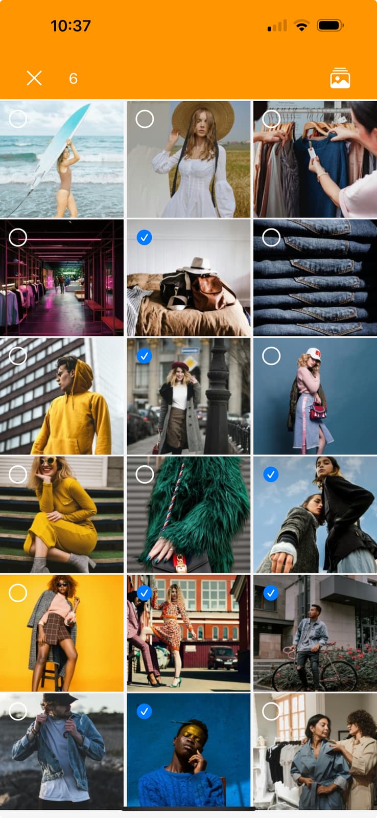 Ephoto Dam application interface on iOS showing the selection of several images.