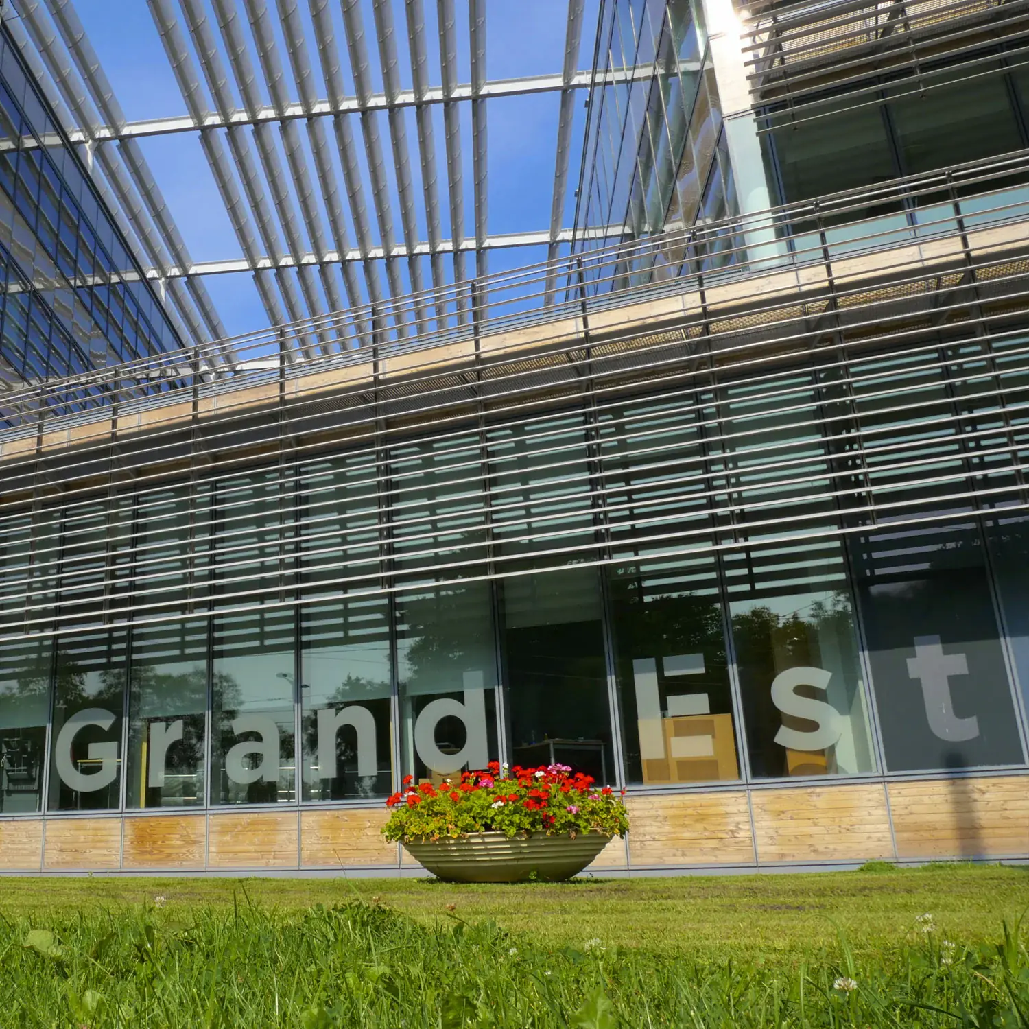 Facade of the Grand Est Region building.